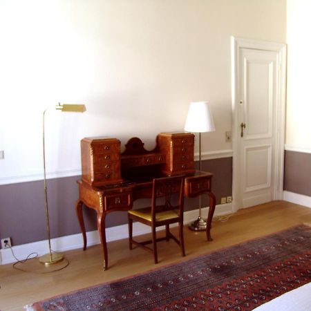 Louise Chatelain Suites Bruselas Exterior foto